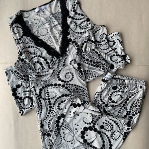 Lucy & Laurel White & Black Vneck Tank & Pant Pajama Set Size Medium